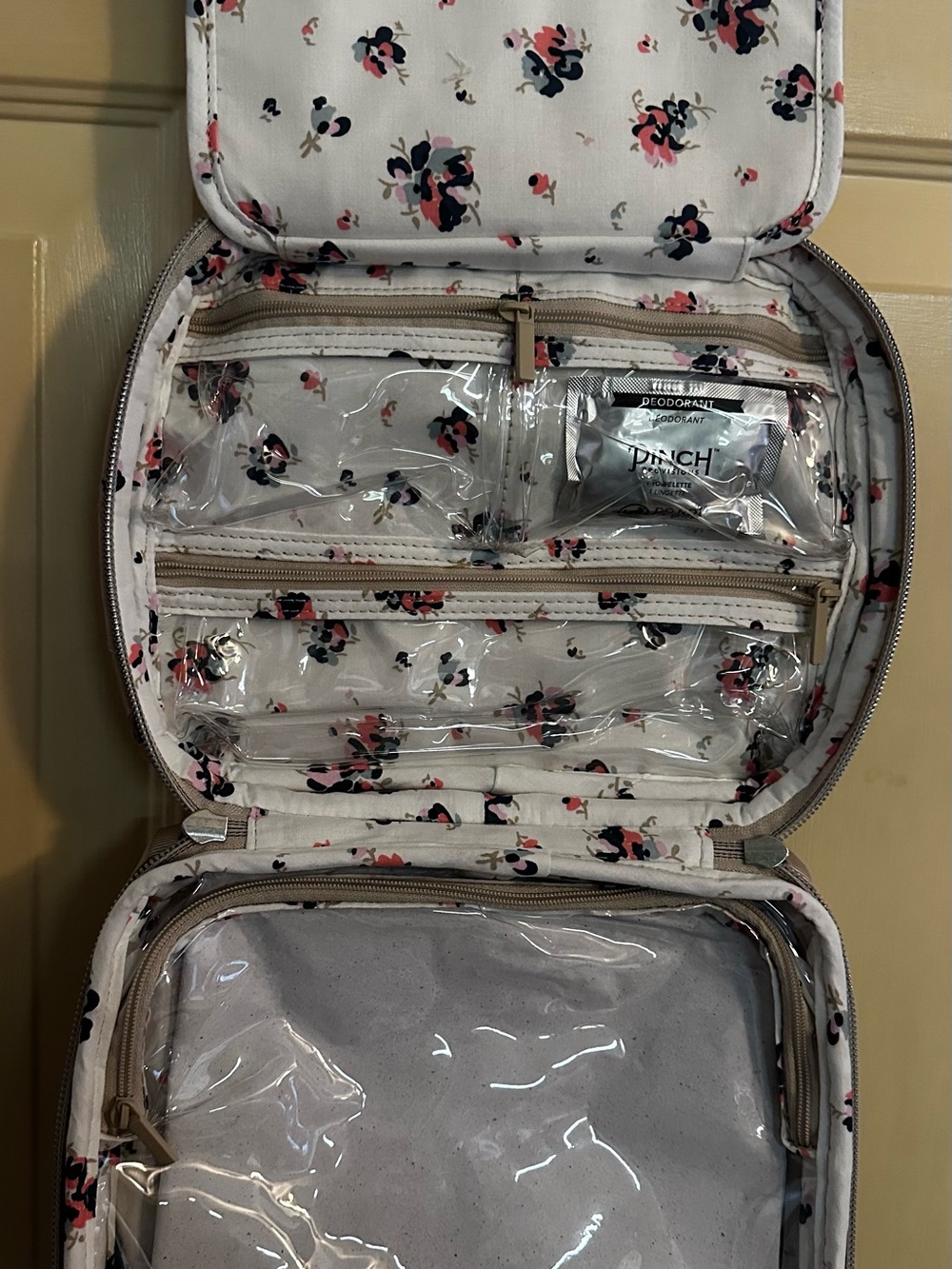 Vera Bradley Compact Zip Hanging Organizer - Floral Travel Cosmetic Bag NWT